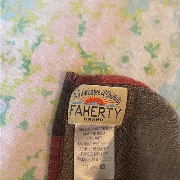 Faherty | Gingham Checked 100% Organic Cotton Scarf Unisex Cozy Winter Pink/Gray - Picture 3 of 3